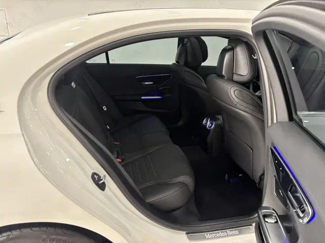 Mercedes-Benz C-Class — Фото автомобиля 26