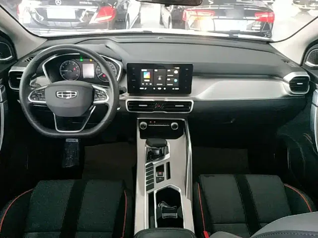 Geely Binyue — Фото автомобиля 9