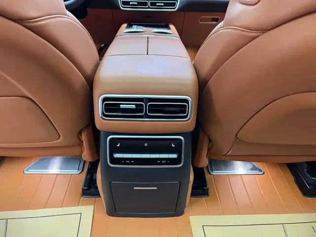Li Auto L7 — Фото автомобиля 19