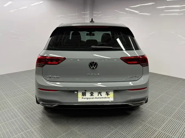 Volkswagen Golf — Фото автомобиля 18