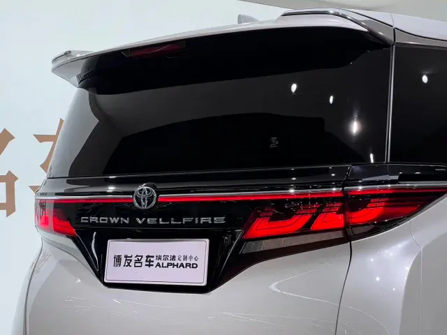 Toyota Vellfire — Фото автомобиля 4