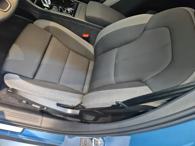 Volvo XC40 — Фото автомобиля 14