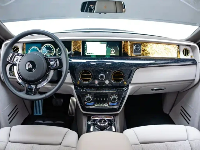 Rolls-Royce Phantom — Фото автомобиля 8