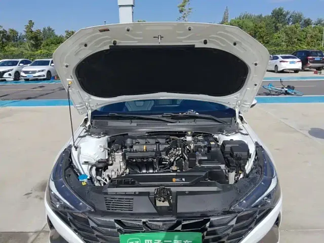 Hyundai Elantra — Фото автомобиля 19