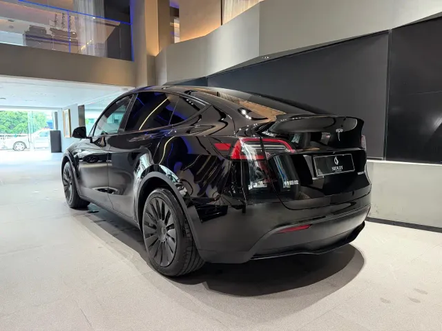 Tesla Model Y 2022 Facelift Rear-Wheel Drive Version — Фото автомобиля 4