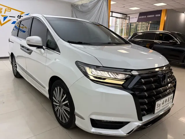 Honda Elysion — Фото автомобиля 3