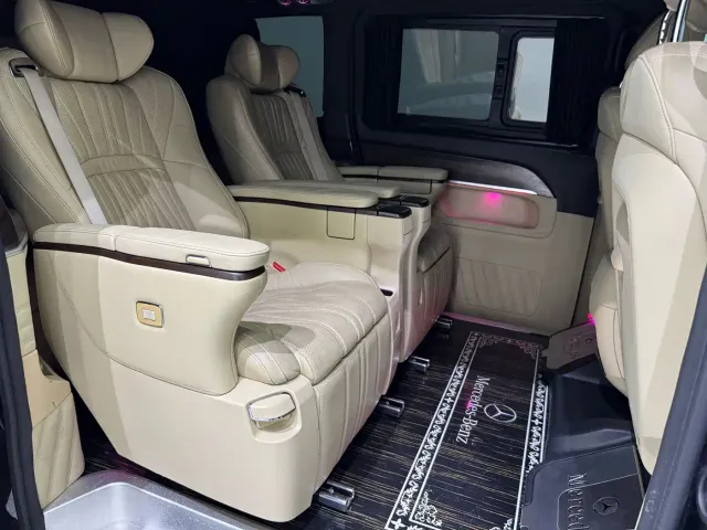 Mercedes-Benz V-Class — Фото автомобиля 28