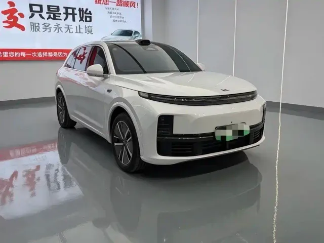 Li Auto L7 — Фото автомобиля 2