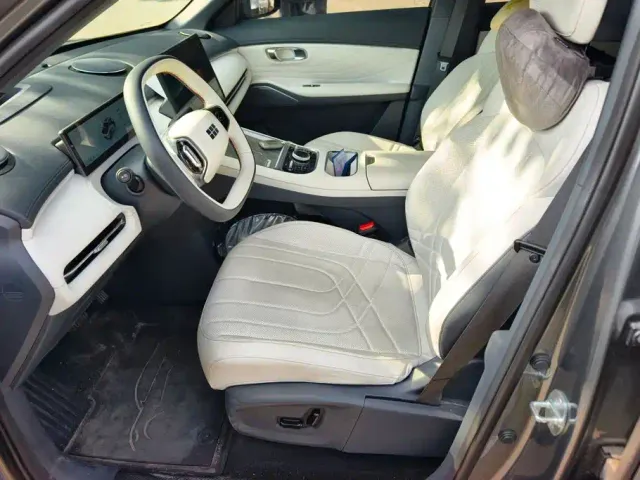 Geely Galaxy Starship 7 EM-i — Фото автомобиля 9