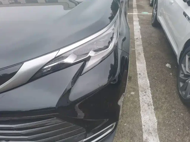 Toyota Sienna — Фото автомобиля 23