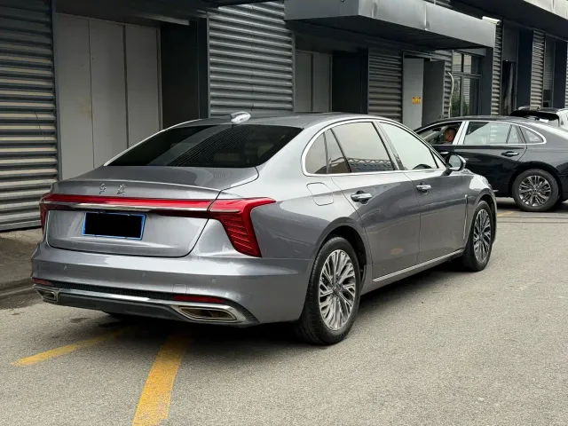 Hongqi H5 — Фото автомобиля 3