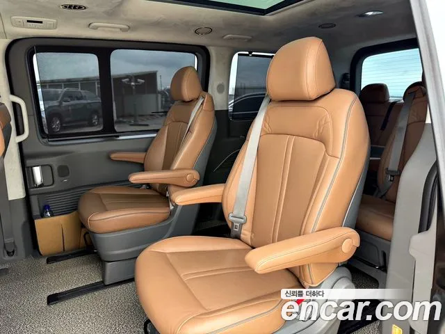Hyundai Staria Staria Lounge 9 мест — Фото автомобиля 8