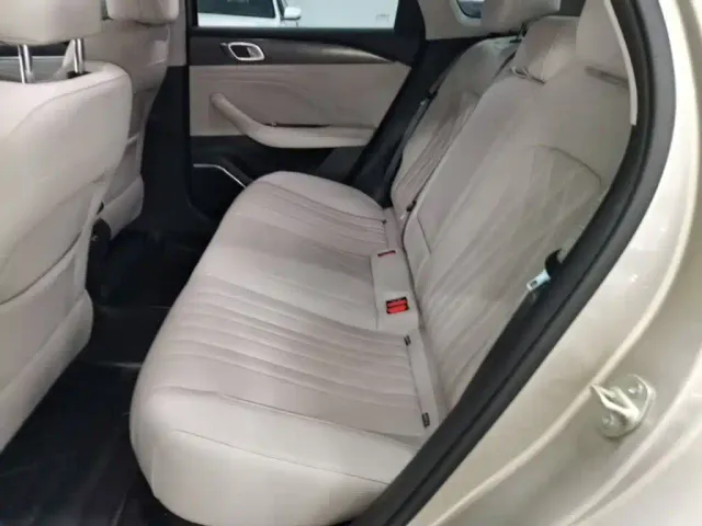 Geely Galaxy Stellar 6 — Фото автомобиля 16