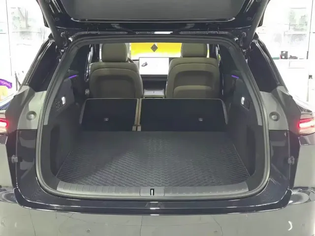 Li Auto i6 — Фото автомобиля 7