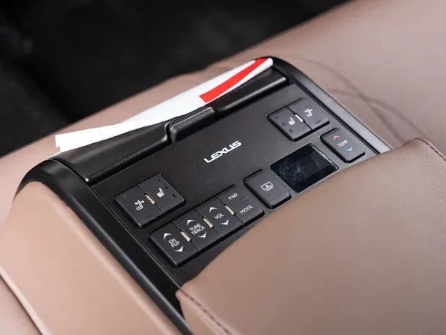 Lexus ES — Фото автомобиля 21