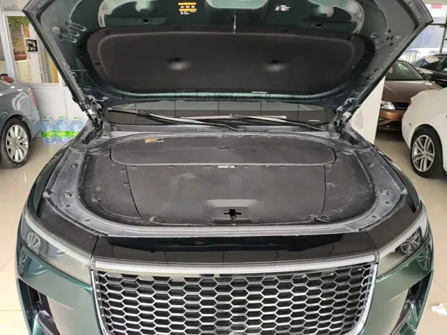 Li Auto ONE — Фото автомобиля 19