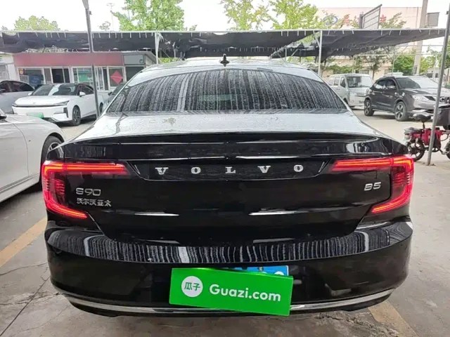 Volvo S90 — Фото автомобиля 5