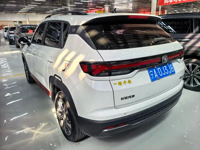 Changan CS35 Plus — Фото автомобиля 6