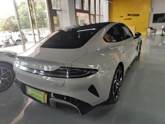 Xiaomi SU7 — Фото автомобиля 6