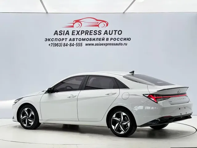 Hyundai Elantra 2022 1.5L CVT LUX Premium Edition — Фото автомобиля 6