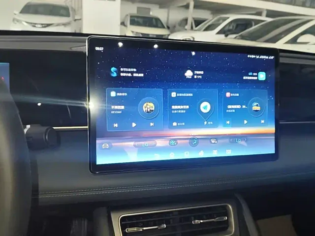 BYD Qin L — Фото автомобиля 12