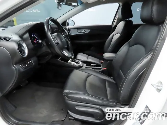 Kia K3 — Фото автомобиля 10