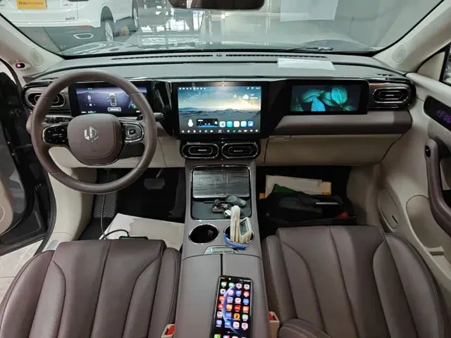 Leapmotor C11 — Фото автомобиля 9
