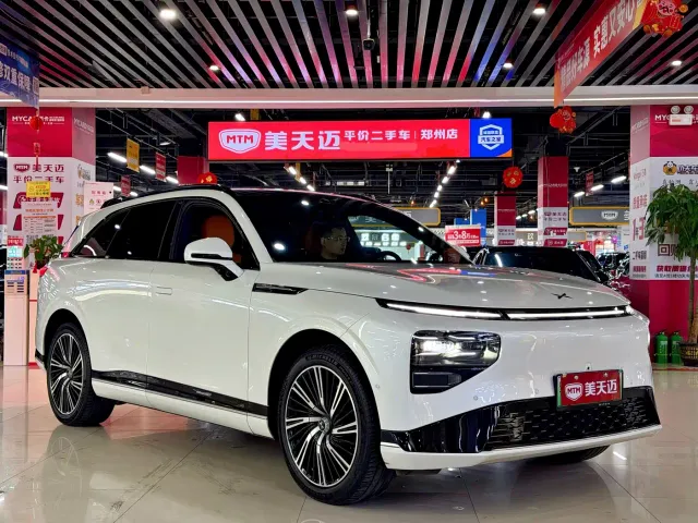 Xpeng G9 — Фото автомобиля 3