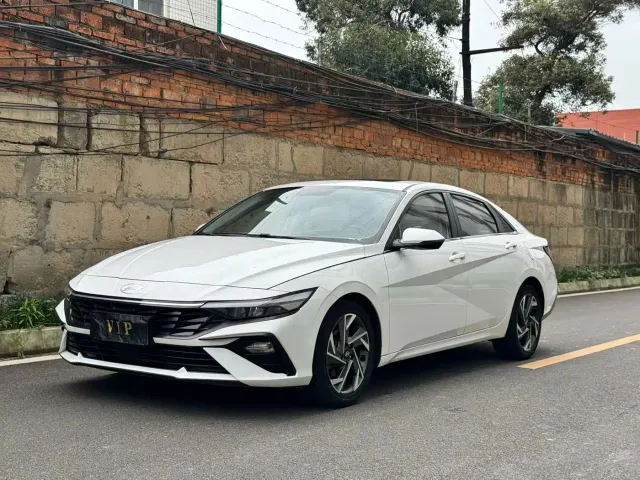 Фотография автомобиля — Hyundai Elantra