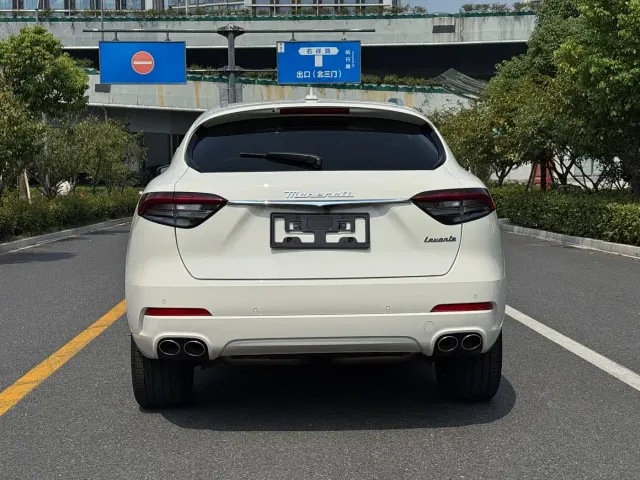 Maserati Levante — Фото автомобиля 15