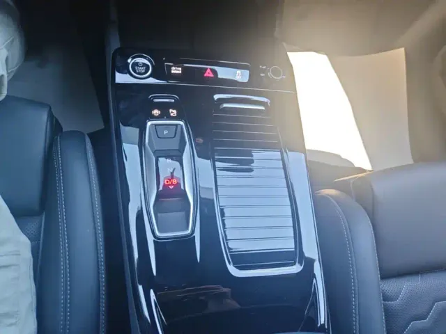 Audi Q6L e-tron — Фото автомобиля 18