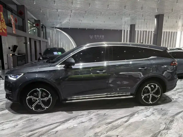 BYD Tang — Фото автомобиля 4