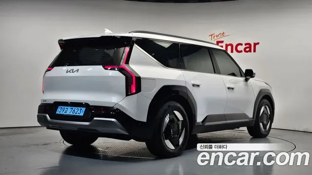 Kia EV9 — Фото автомобиля 2