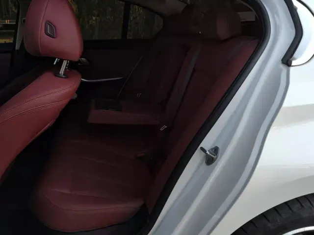 BMW 3 Series — Фото автомобиля 11