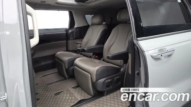 Kia Carnival 4th Gen — Фото автомобиля 18