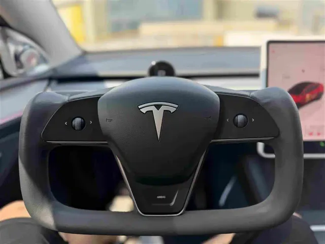 Tesla Model Y — Фото автомобиля 15