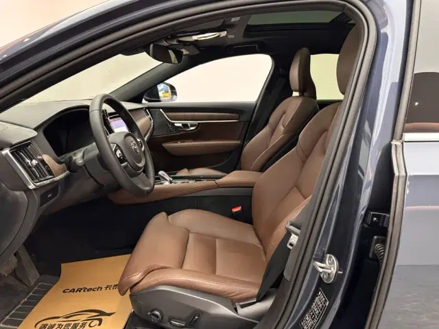 Volvo S90 — Фото автомобиля 8
