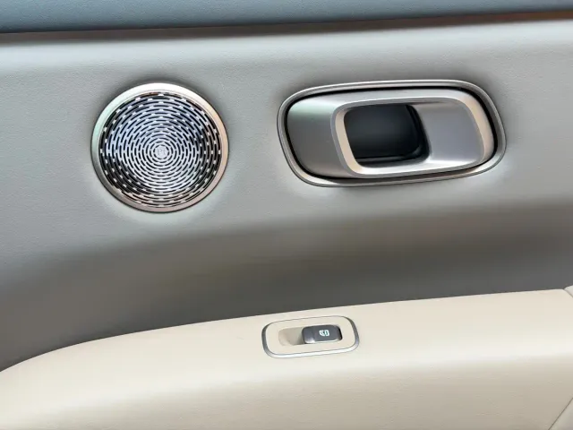 Li Auto i6 — Фото автомобиля 19