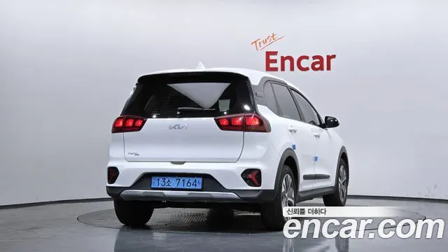 Kia Niro Niro Plus Light (Такси) — Фото автомобиля 4