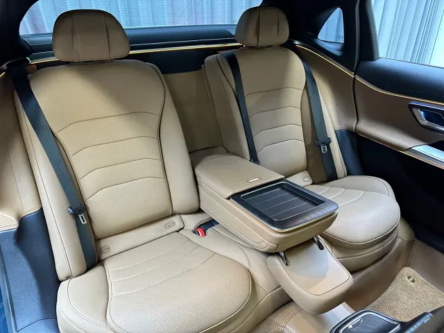 Mercedes-Benz E-Class — Фото автомобиля 14