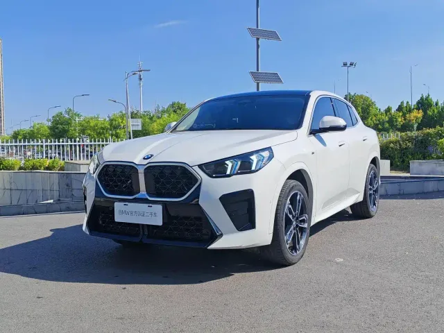 Фотография автомобиля — BMW X2
