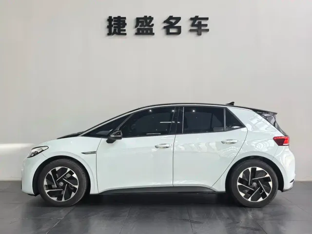 Volkswagen ID.3 — Фото автомобиля 3