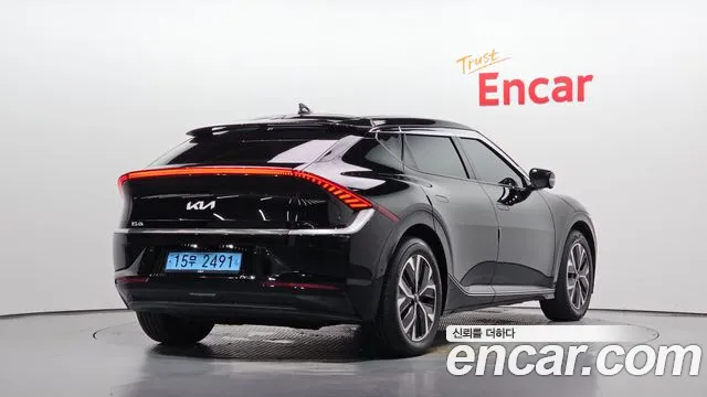 Kia EV6 — Фото автомобиля 2