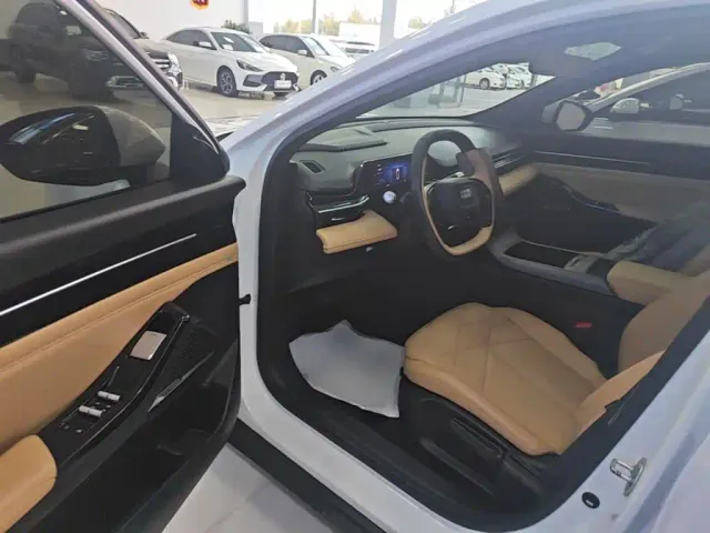 Geely Galaxy L6 — Фото автомобиля 15