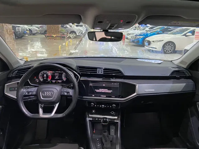 Audi Q3 — Фото автомобиля 9