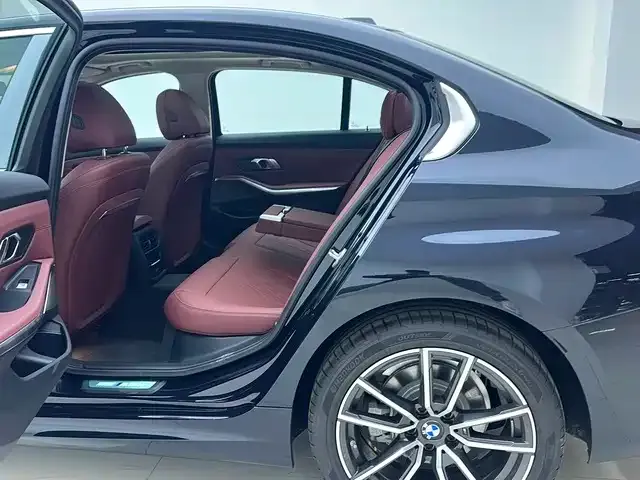 BMW 3 Series — Фото автомобиля 10