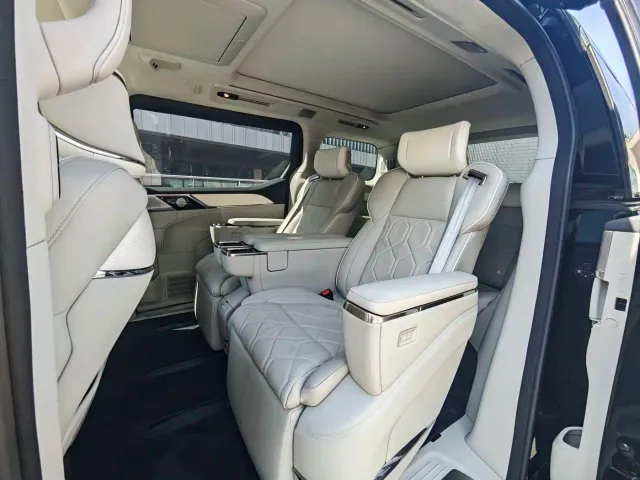 Volvo EM90 — Фото автомобиля 23