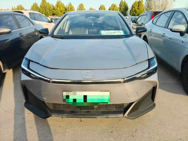 Toyota bZ3 — Фото автомобиля 2