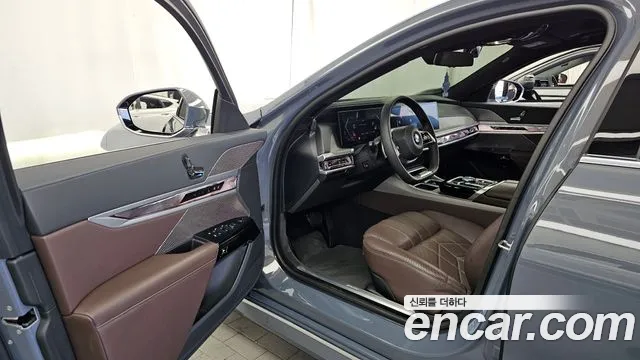 BMW 7 Series G70 — Фото автомобиля 15