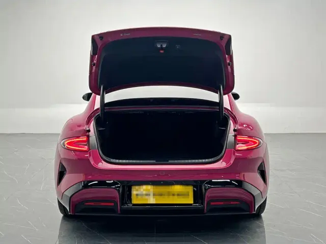 Xiaomi SU7 — Фото автомобиля 11